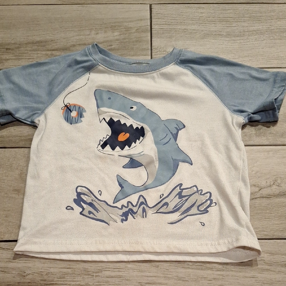 🥠Carter's Shark Donut Pajama Top💐